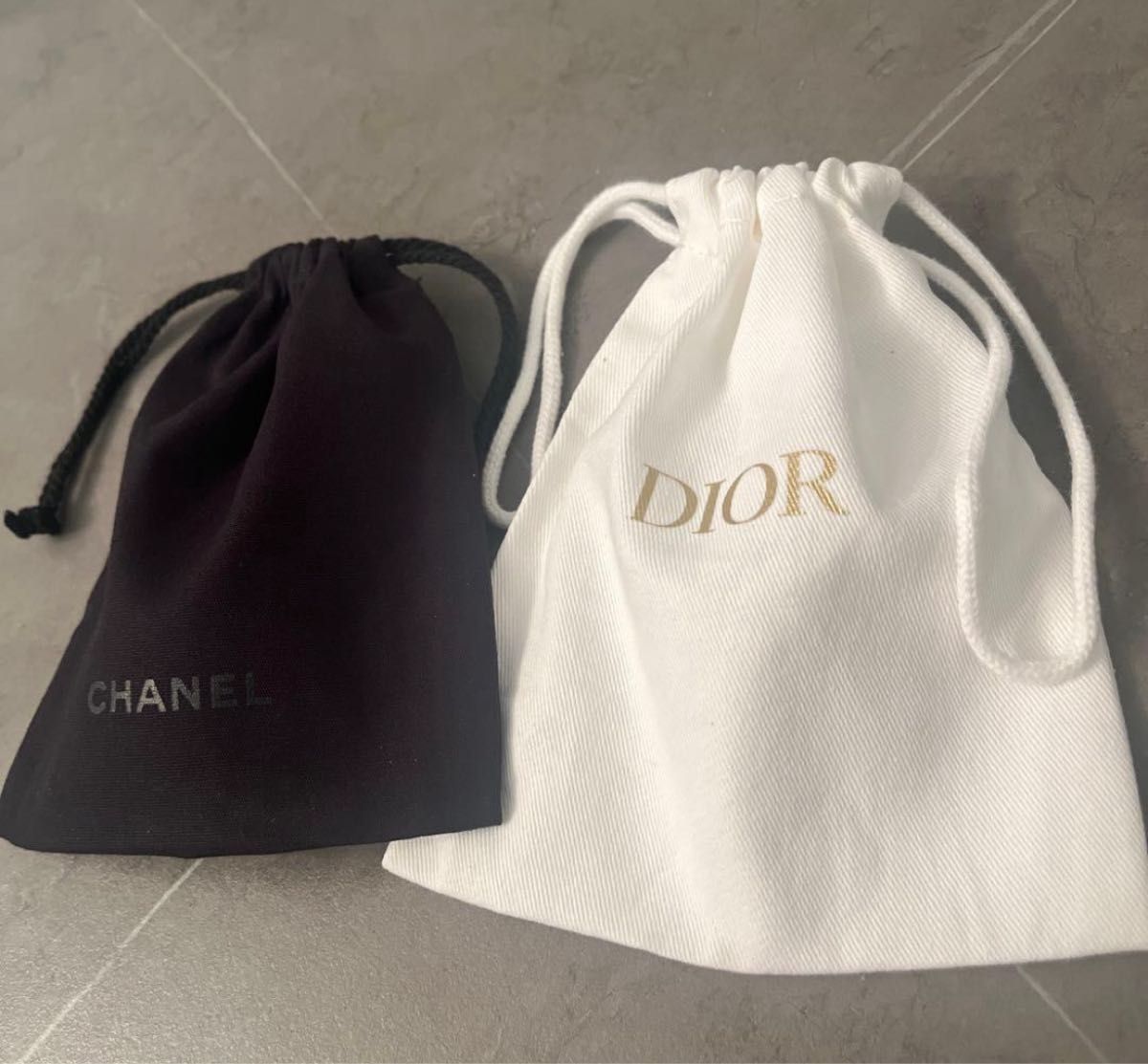 ディオール シャネル 巾着ポーチ ホワイト CHANEL ノベルティ Dior