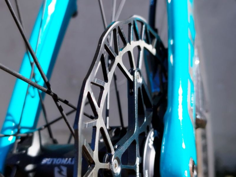 KCNCが超軽量センターロック式ディスクローターを発売｜サイクル